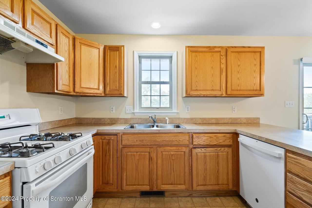 5 Fiore Ct - Photo 7 of 32