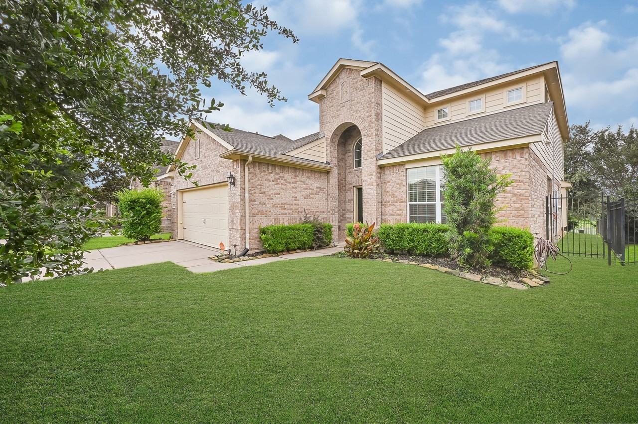 26239 Crystal Cove Ln - Photo 2 of 36