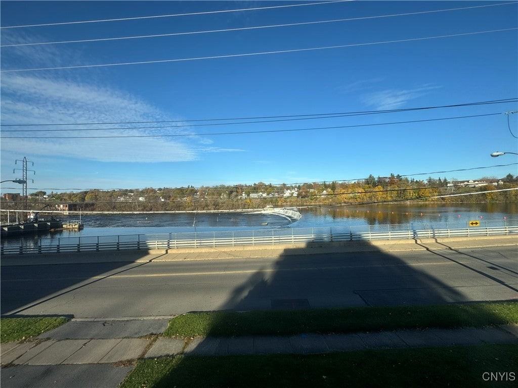 478 W 1st St - Photo 4 of 17