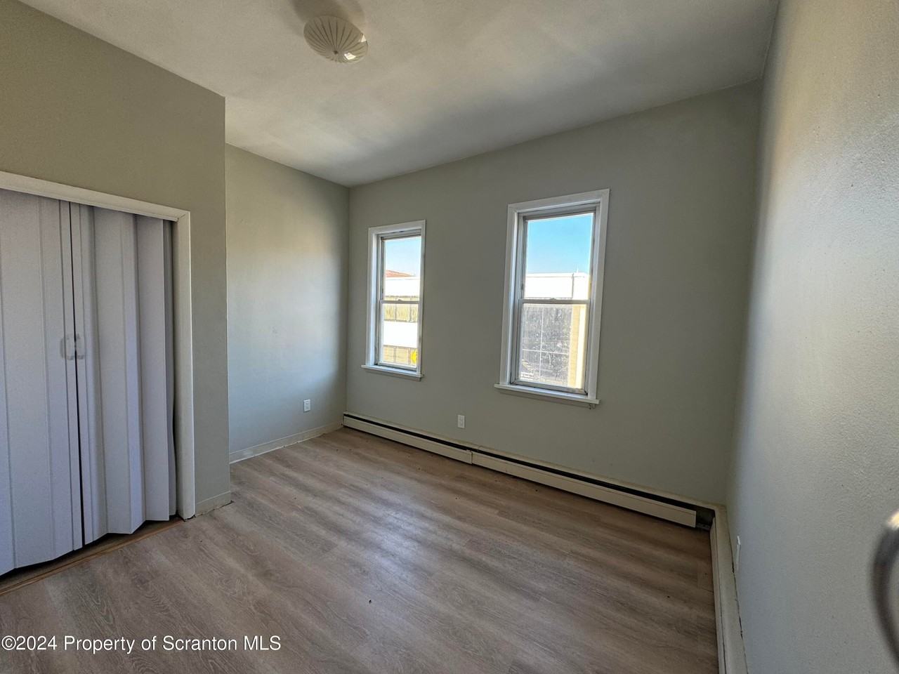 115 Lackawanna Ave - Photo 6 of 6