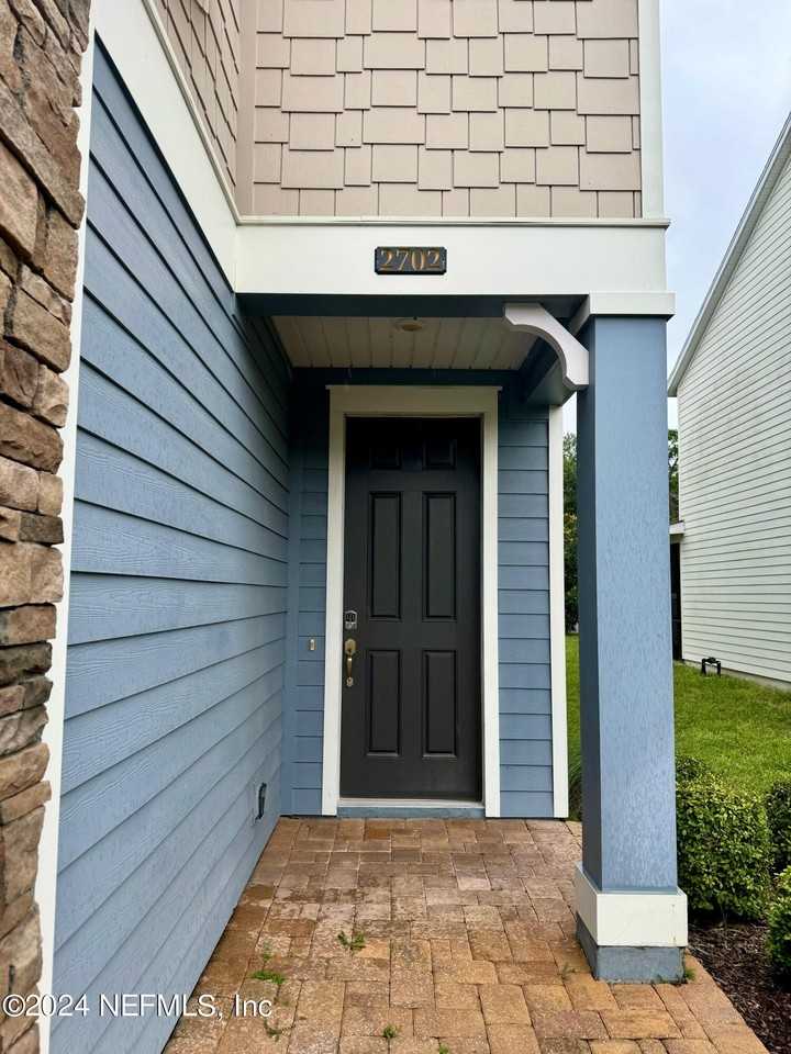 2702 Caroline Hills Dr - Photo 2 of 21