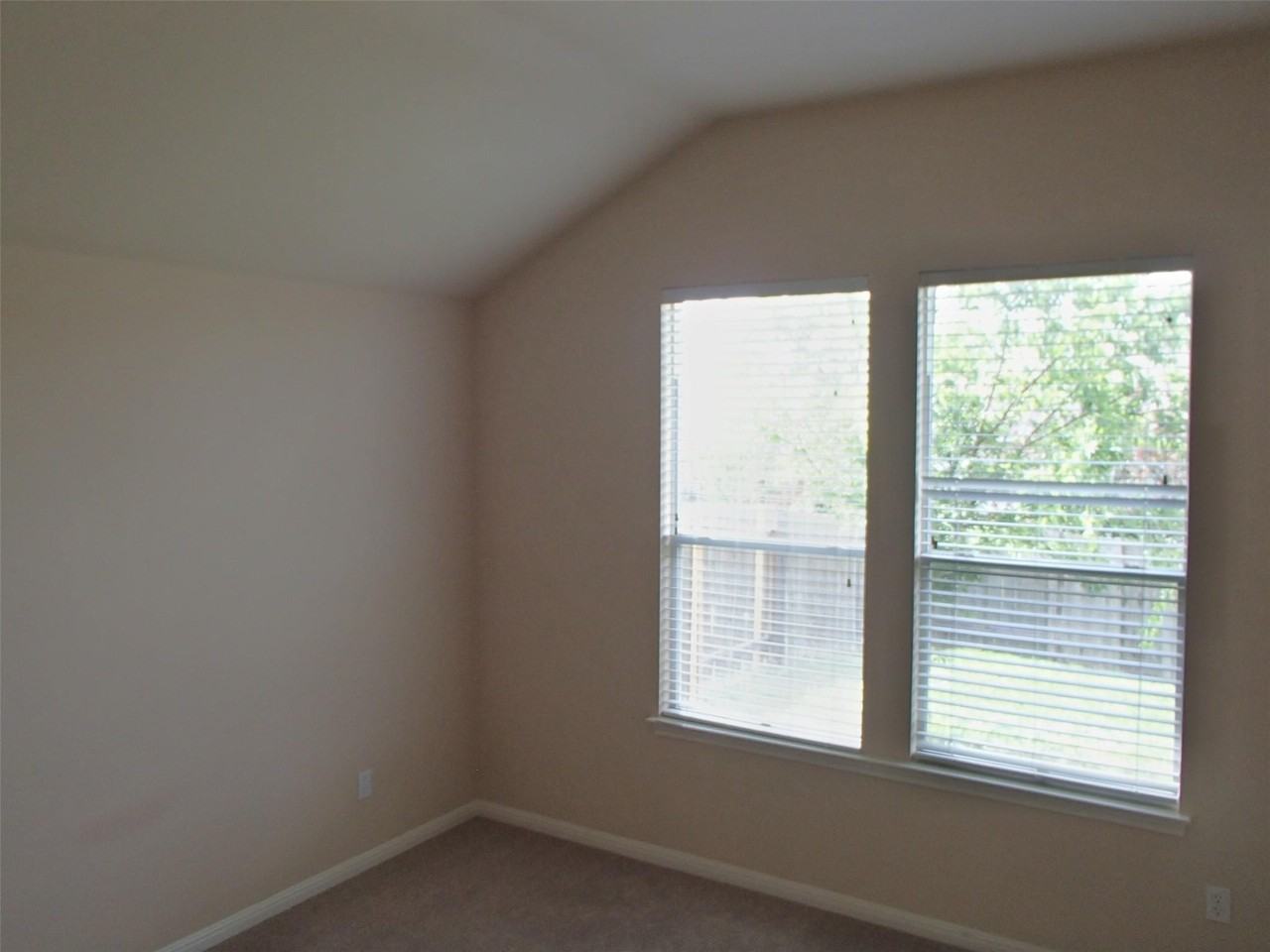 1713 Long Rifle Dr - Photo 6 of 16