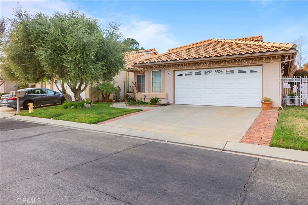 901 Oakland Hills Dr - Photo 2 of 21