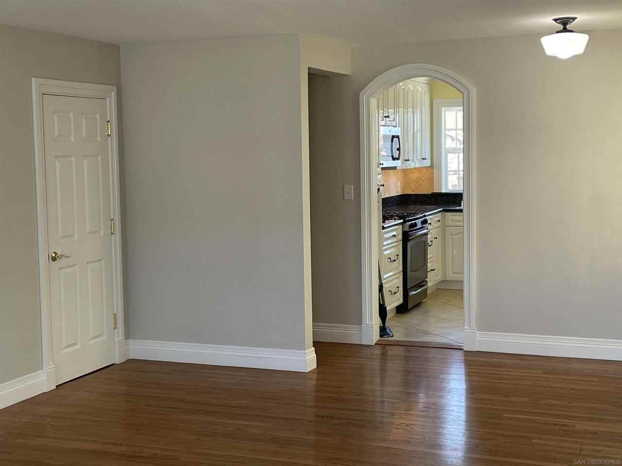 2119 Missouri St - Photo 4 of 32