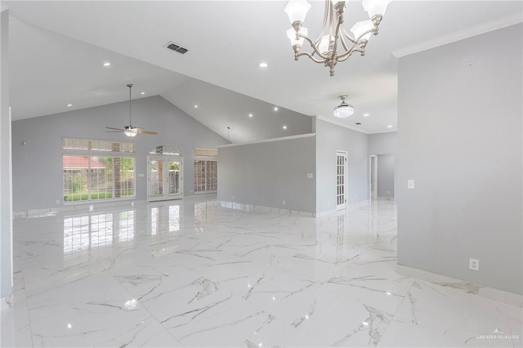 2110 Pecos St - Photo 3 of 21