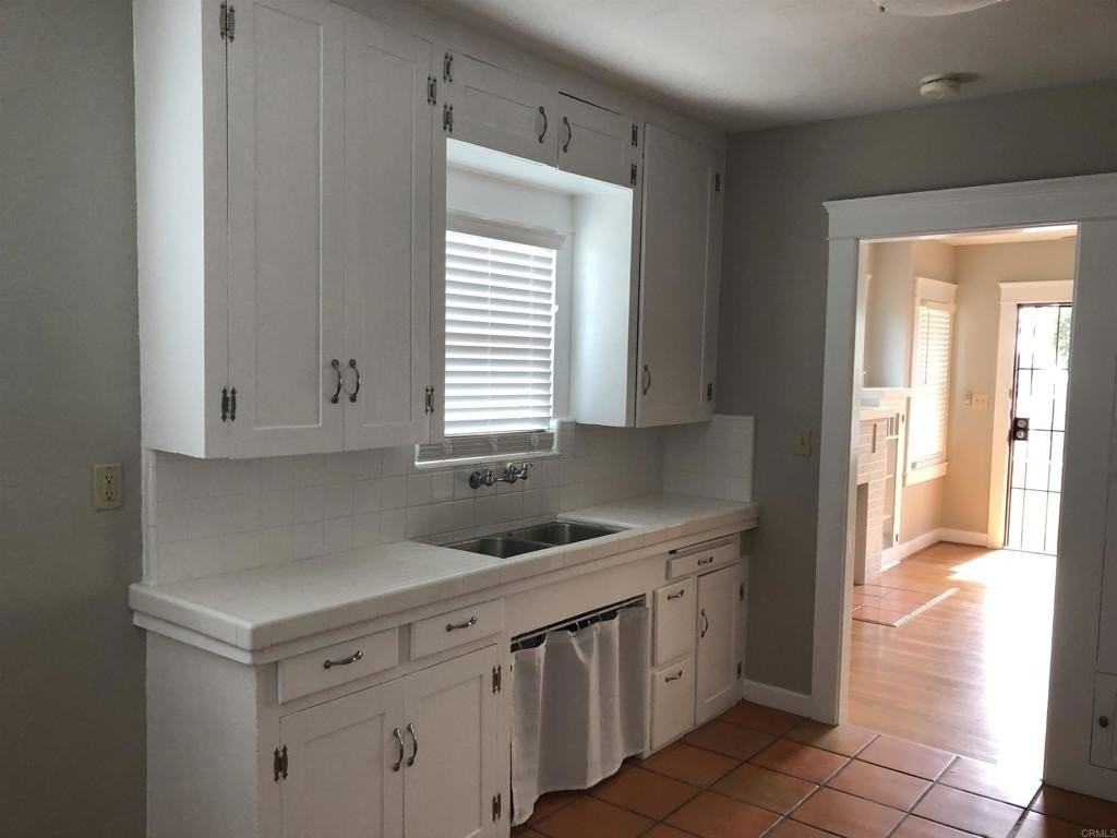 1944 32nd Street - Photo 6 of 11