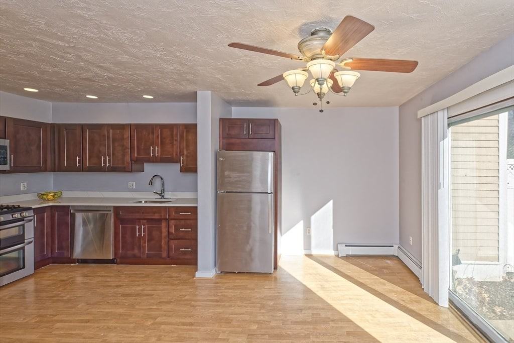 44 Wrentham Rd - Photo 5 of 36