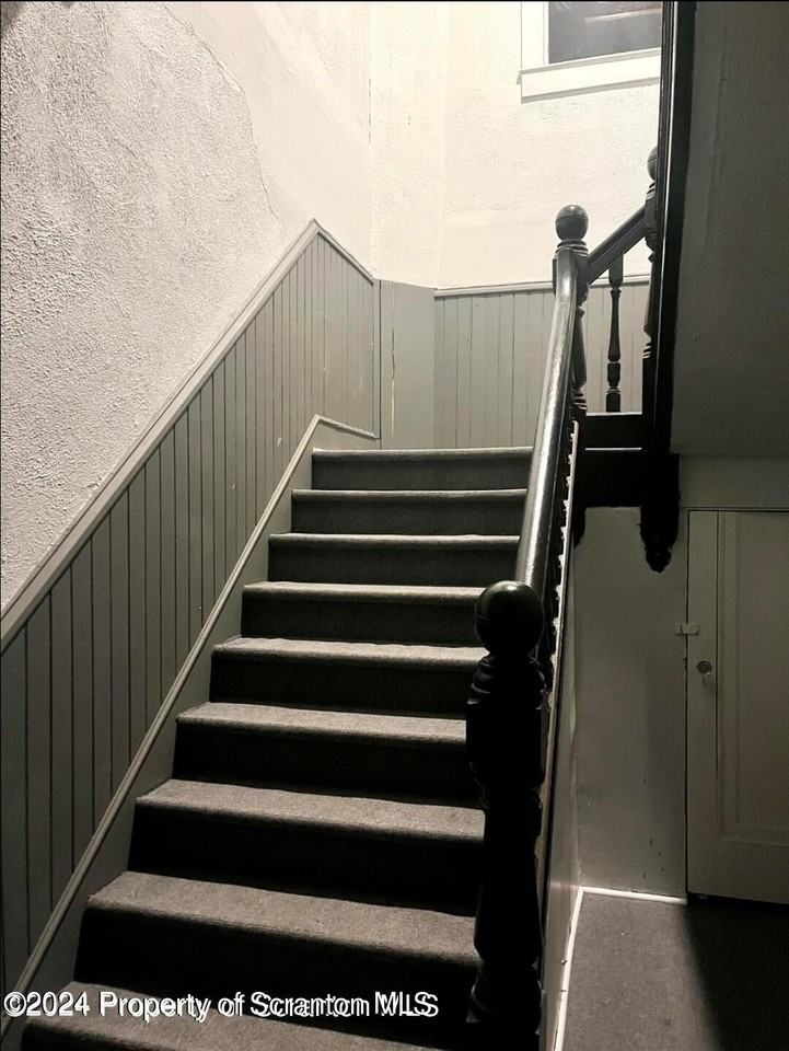 314 316 W Market Street #7 - Photo 3 of 7