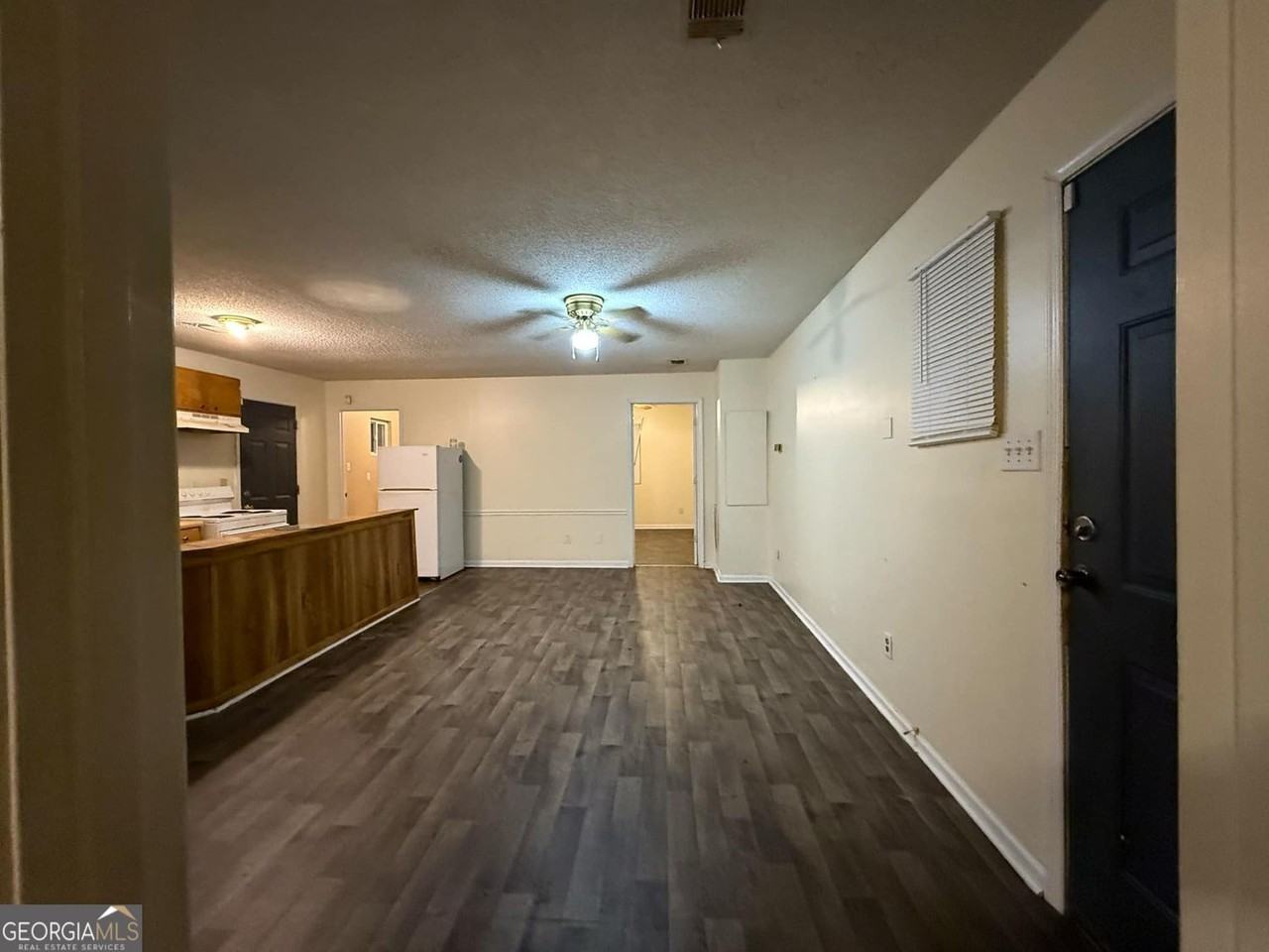 702 Elberta St - Photo 5 of 11