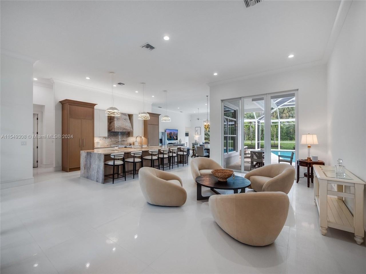 20 Windward Isle - Photo 4 of 24