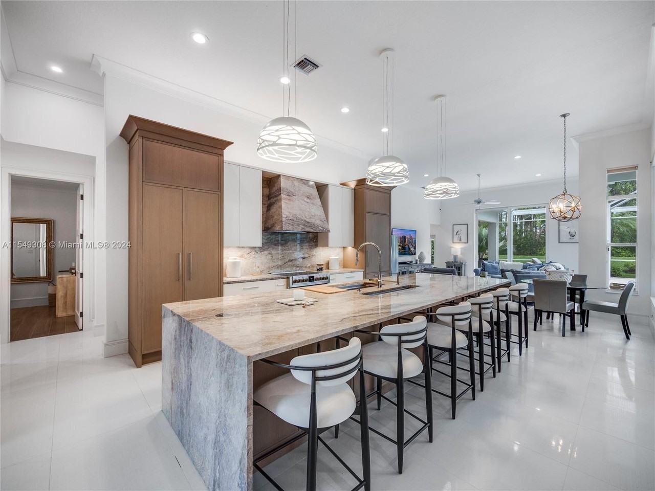 20 Windward Isle - Photo 5 of 24