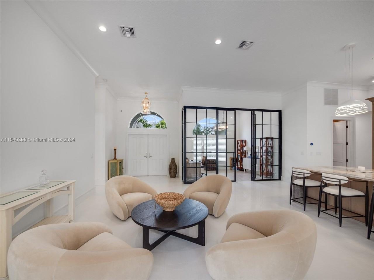 20 Windward Isle - Photo 7 of 24