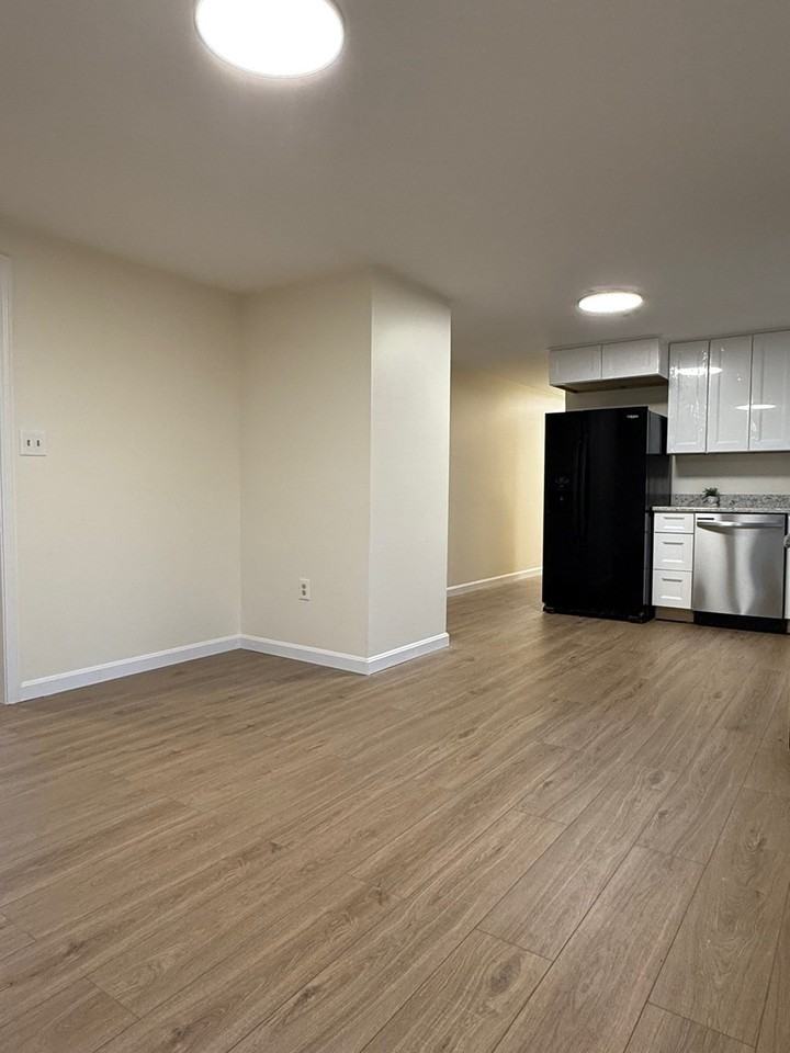 17 Horace St Unit 2 - Photo 3 of 14