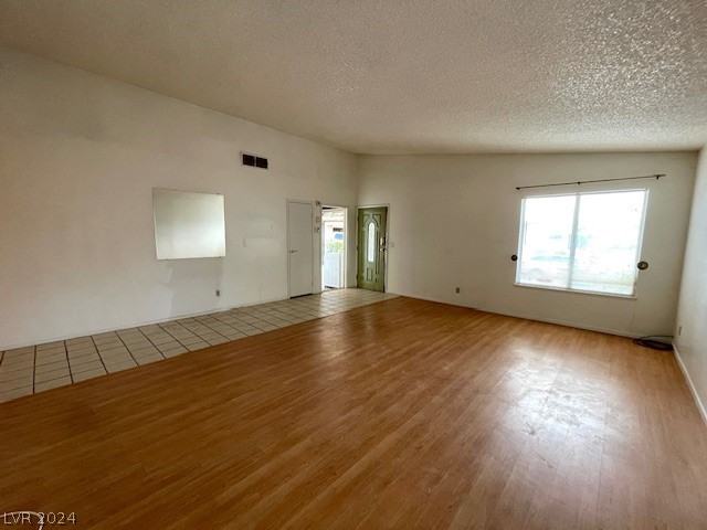 4409 Rosebank Cir - Photo 5 of 32