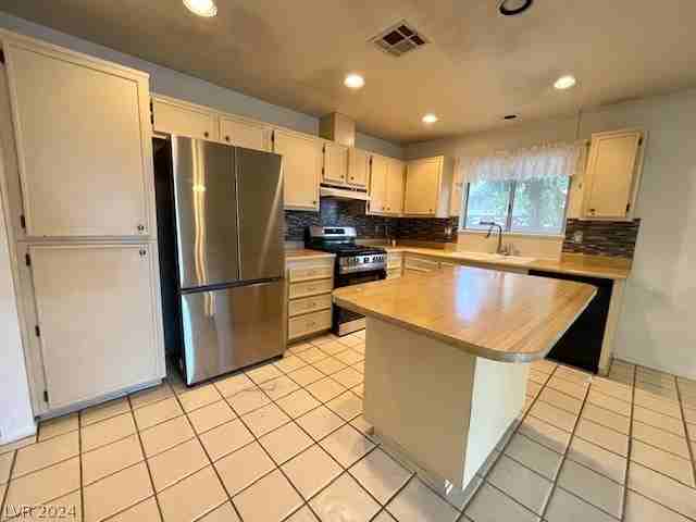 4409 Rosebank Cir - Photo 7 of 32