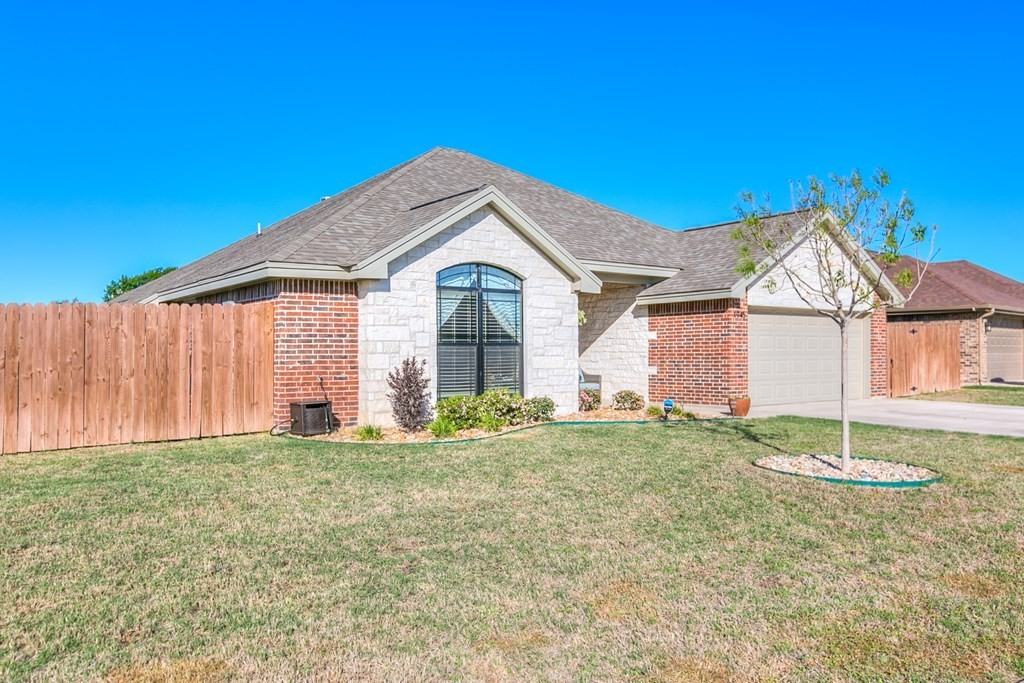 1945 Chesney Ln - Photo 3 of 32