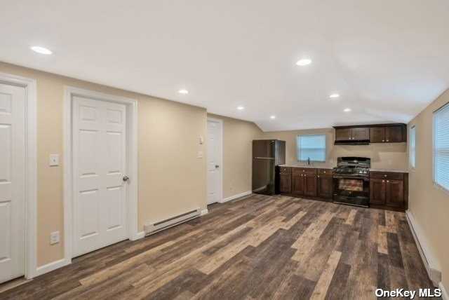 217 Cornell St - Photo 3 of 10