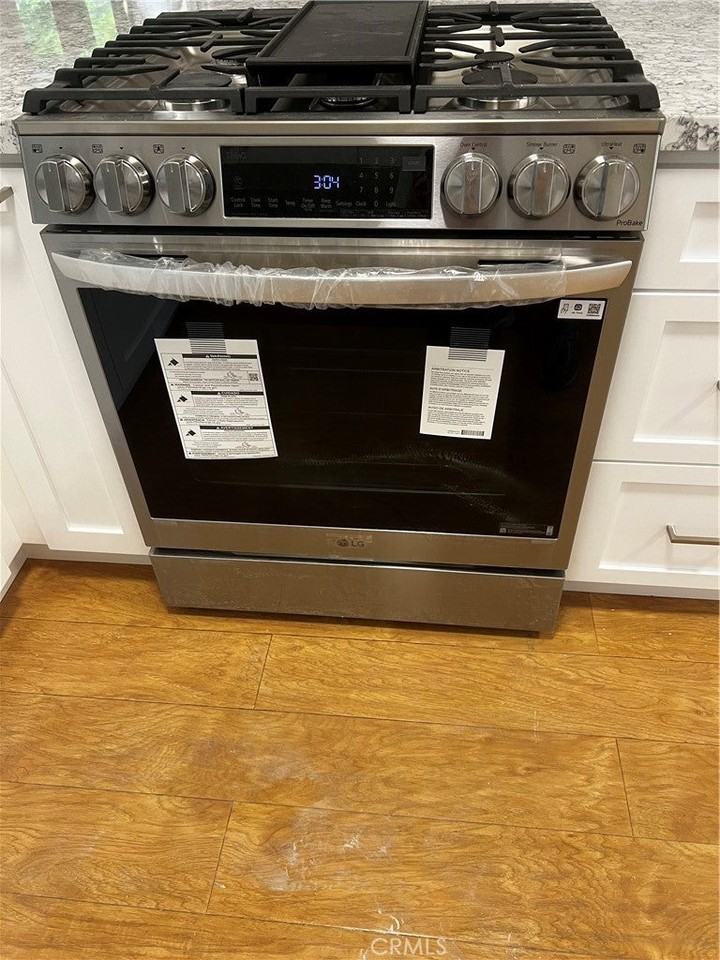 832 Reeves Pl - Photo 4 of 7