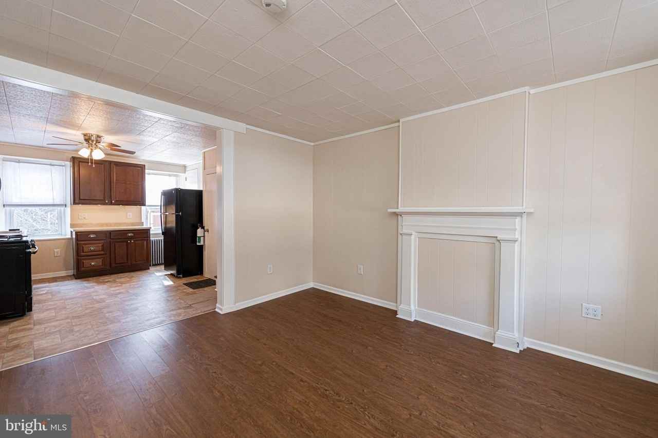 21 Hall St - Photo 3 of 16