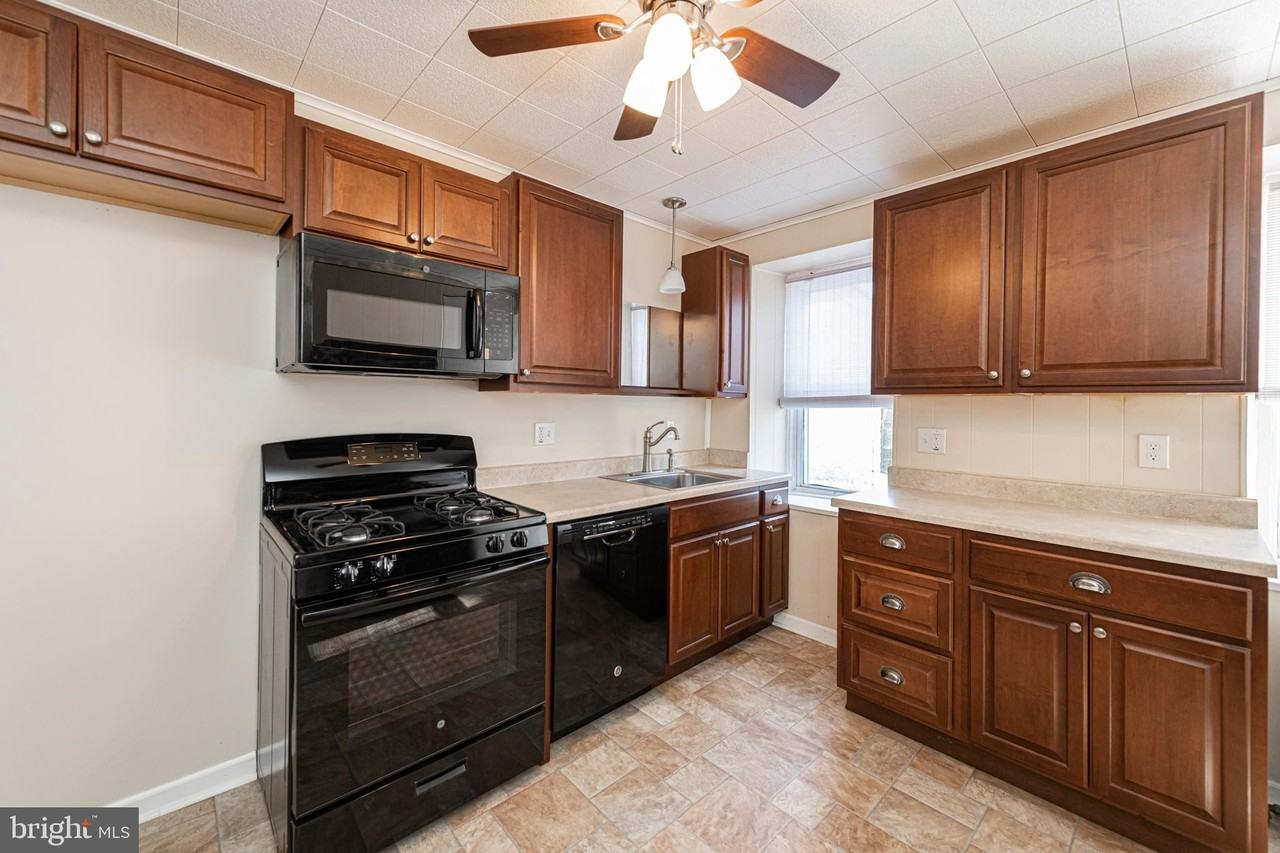 21 Hall St - Photo 5 of 16