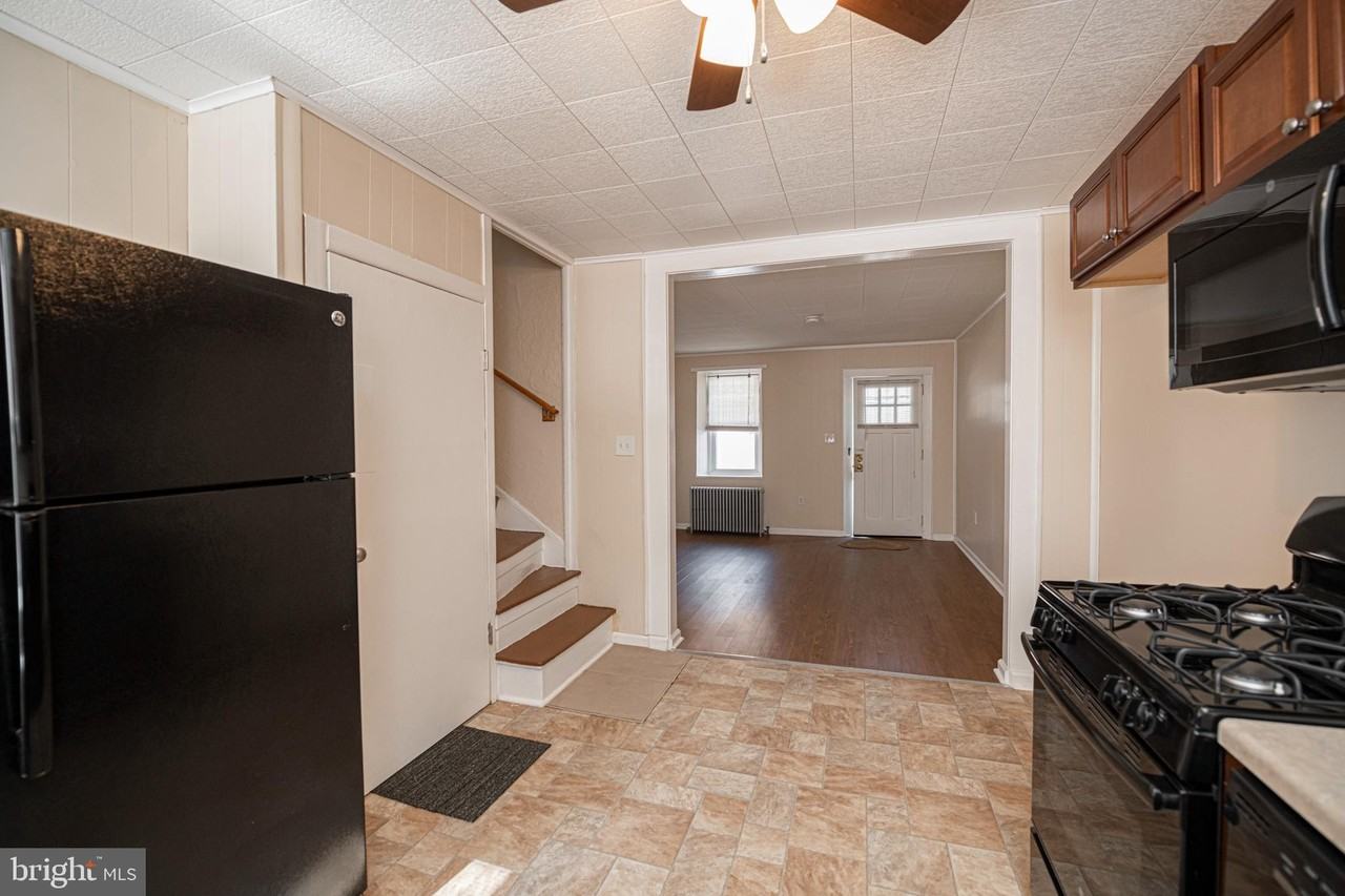 21 Hall St - Photo 6 of 16