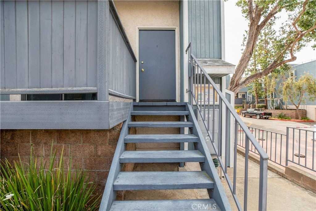 8150 Manitoba St - Photo 3 of 36