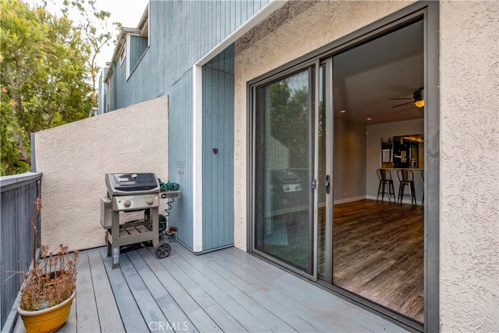 8150 Manitoba St - Photo 4 of 36