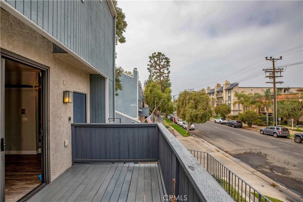 8150 Manitoba St - Photo 5 of 36