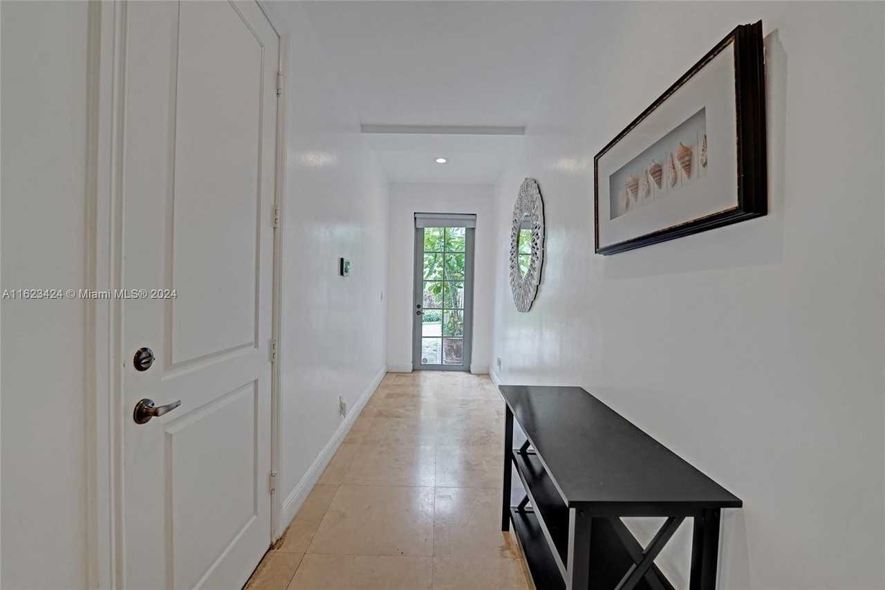 816 Sw 10th St - Photo 7 of 50