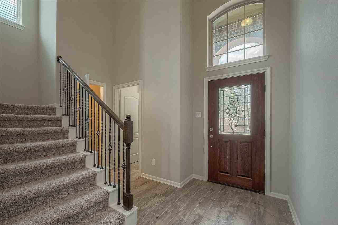 8926 Pinenut Dr - Photo 3 of 50