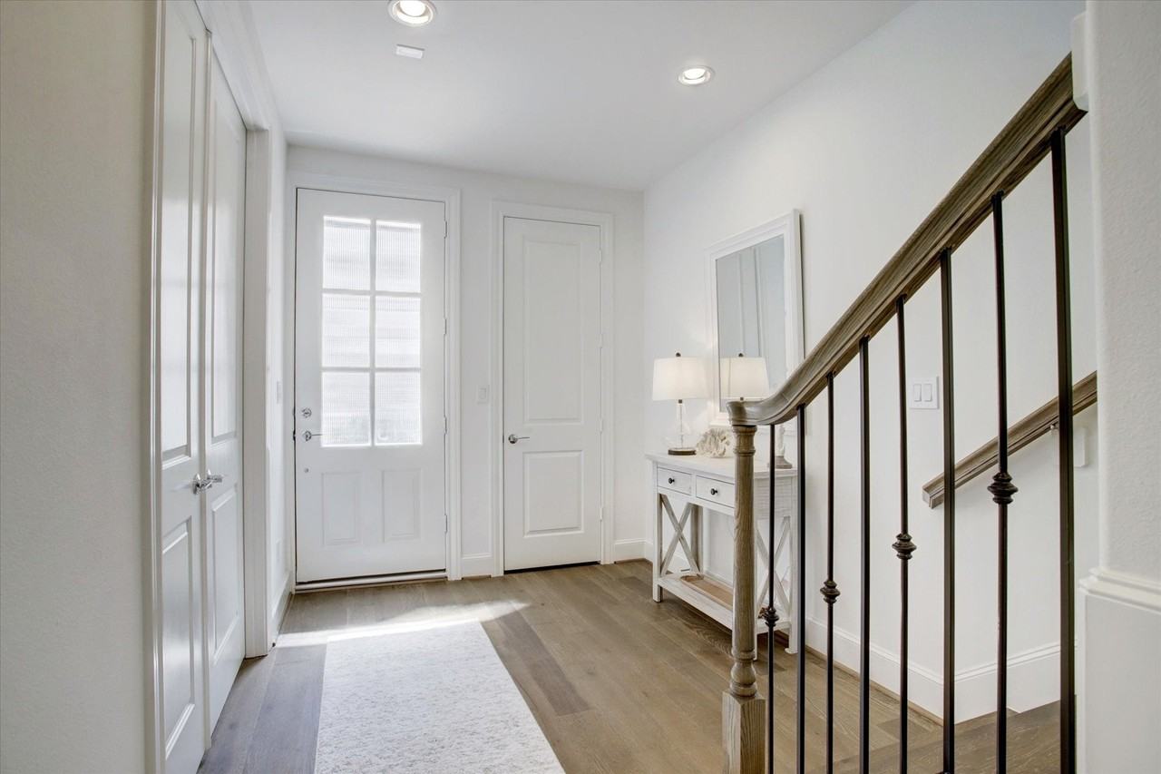 6008 Matthew Oaks Pl - Photo 3 of 20