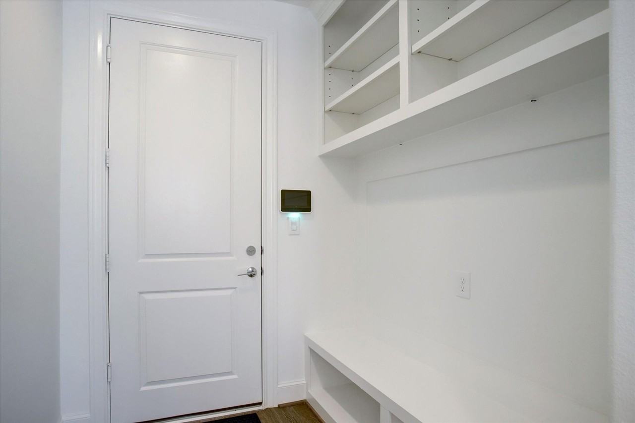 6008 Matthew Oaks Pl - Photo 4 of 20