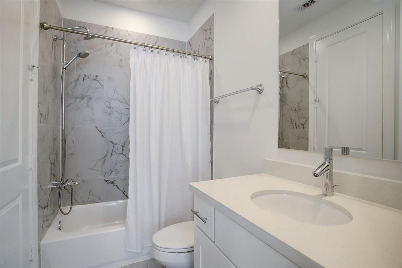 6008 Matthew Oaks Pl - Photo 6 of 20