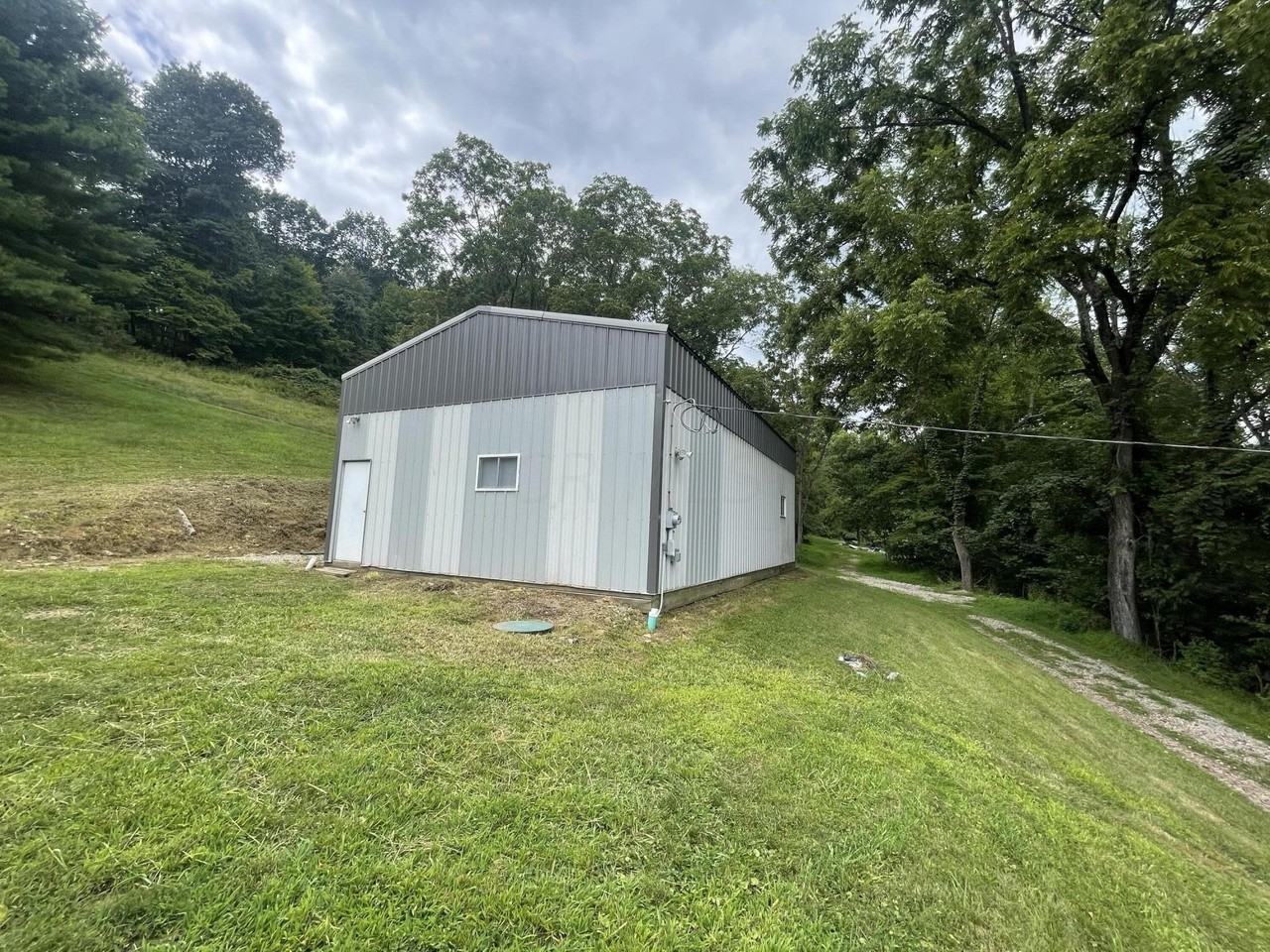 1965 Jones Rd - Photo 2 of 12