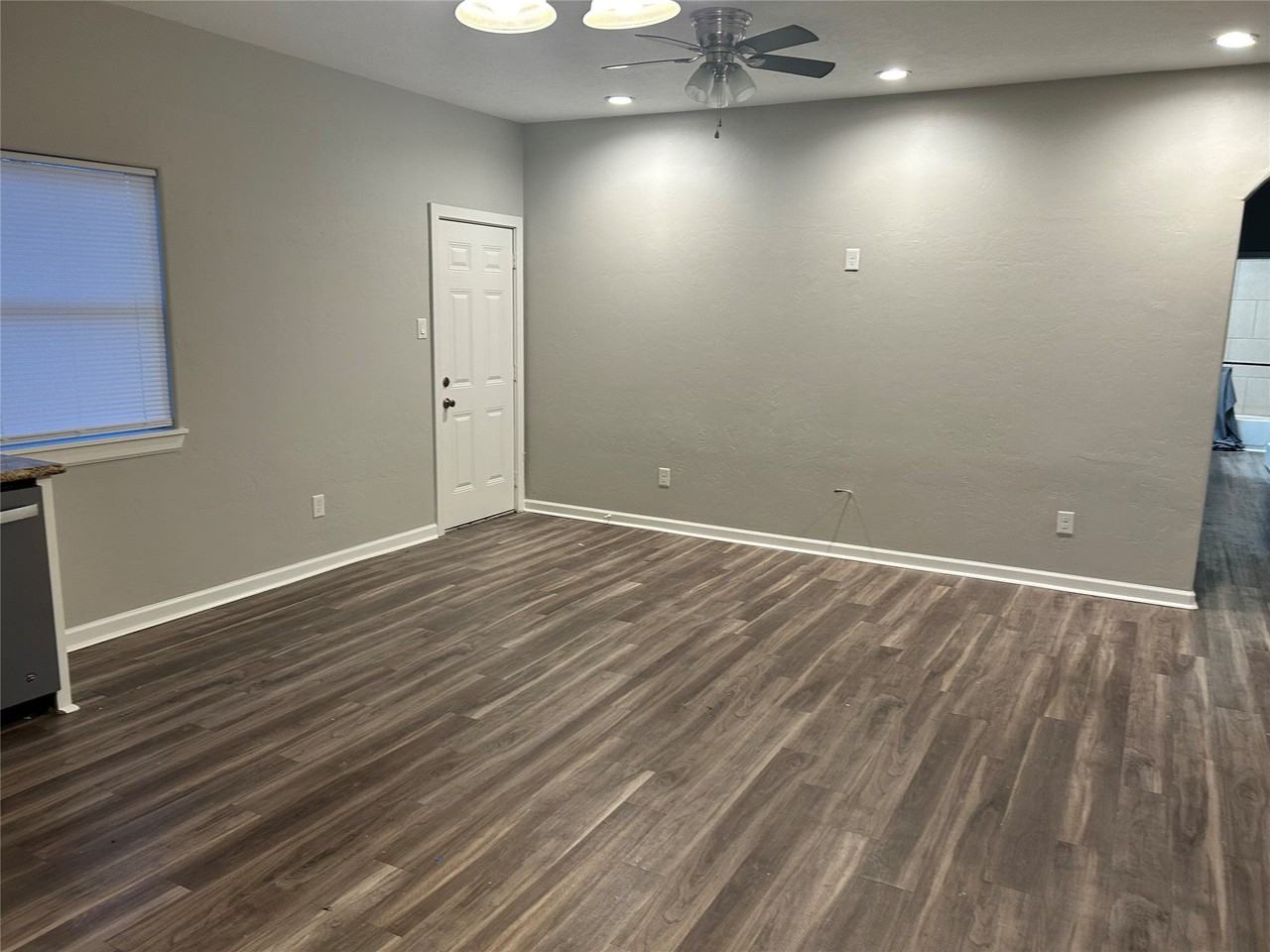 215 E Rogers St - Photo 5 of 15