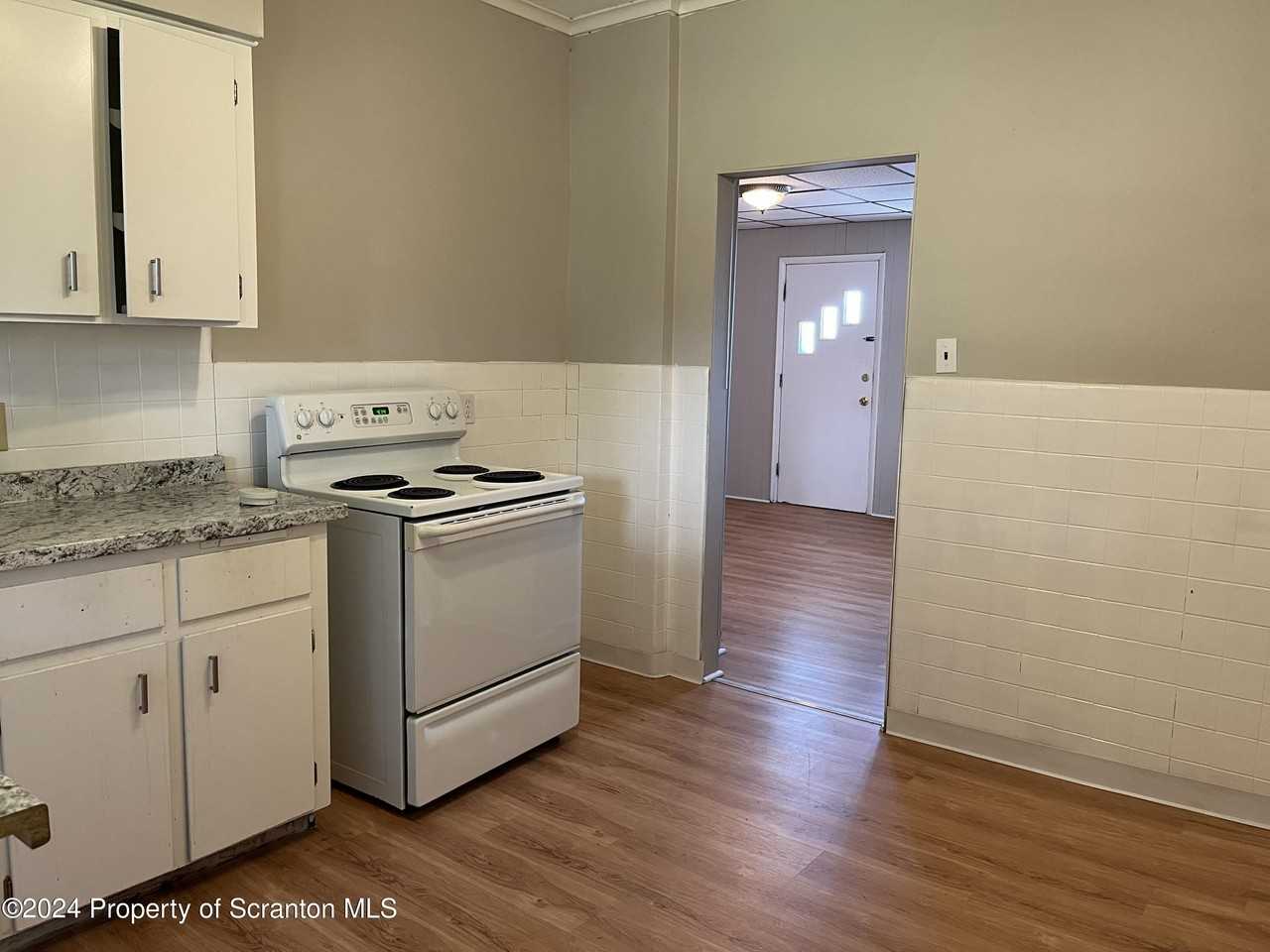 417 Smith St Apt 2nd - Photo 3 of 11