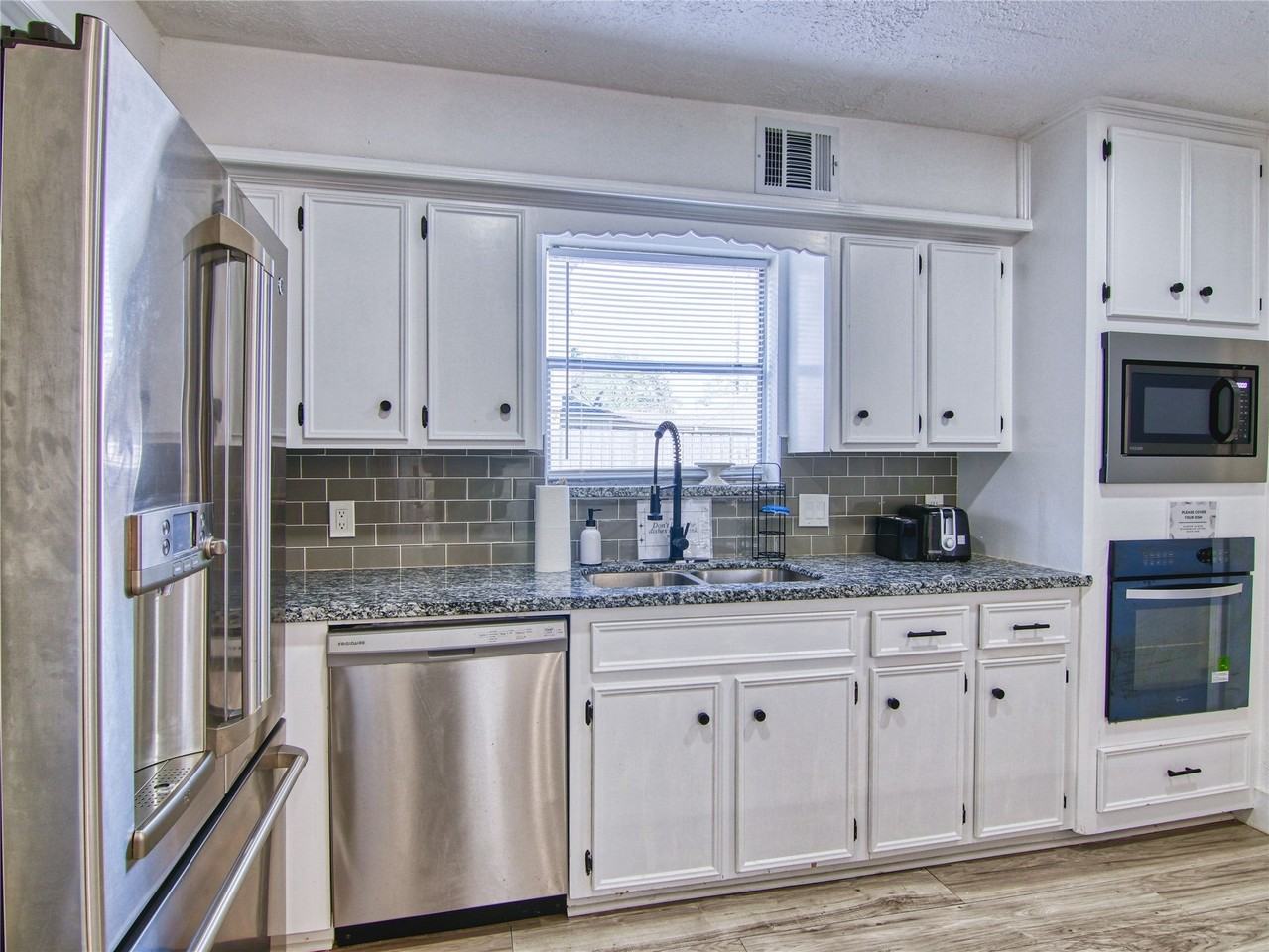 15814 Winding Moss Dr - Photo 6 of 37