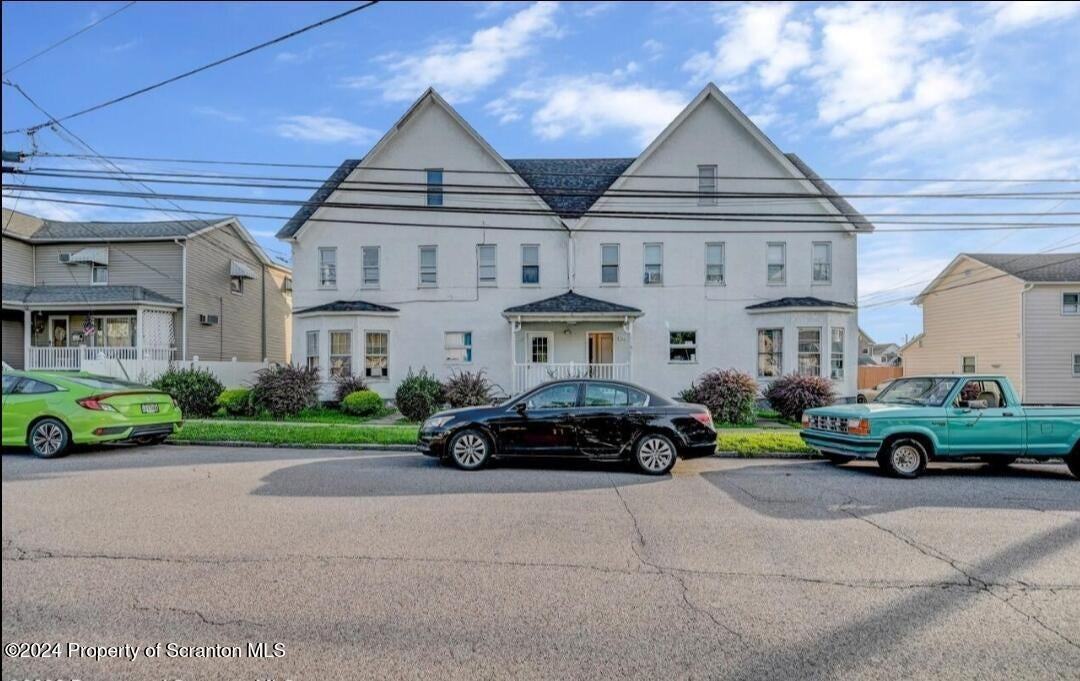 748 River St - Photo 3 of 12