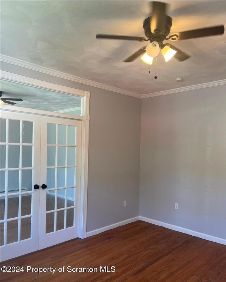 748 River St - Photo 5 of 12