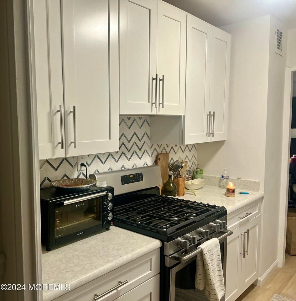 28 Riverside Ave - Photo 2 of 13