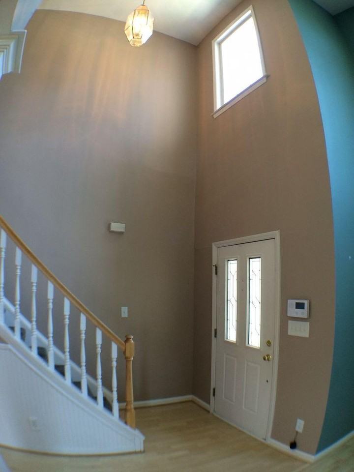 1048 Torrence Dr - Photo 3 of 25