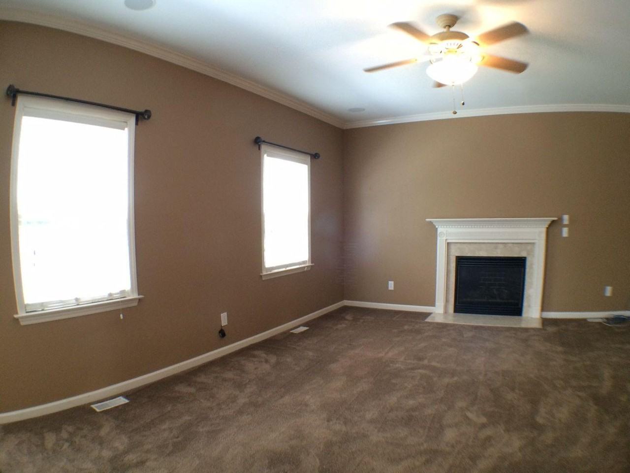 1048 Torrence Dr - Photo 6 of 25