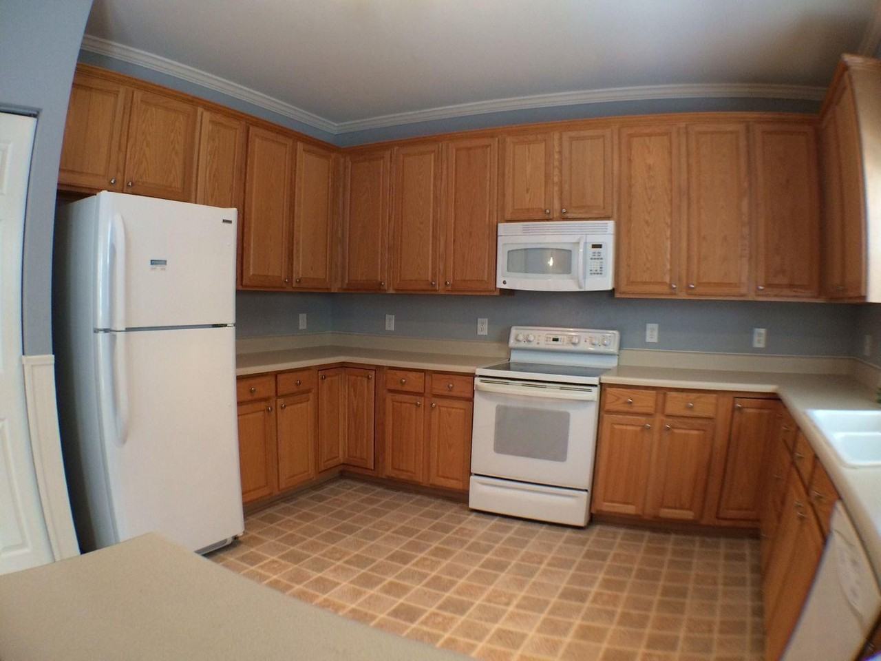 1048 Torrence Dr - Photo 7 of 25