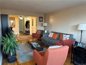 43 Bronx River Rd Apt 4h - Photo 1 of 1