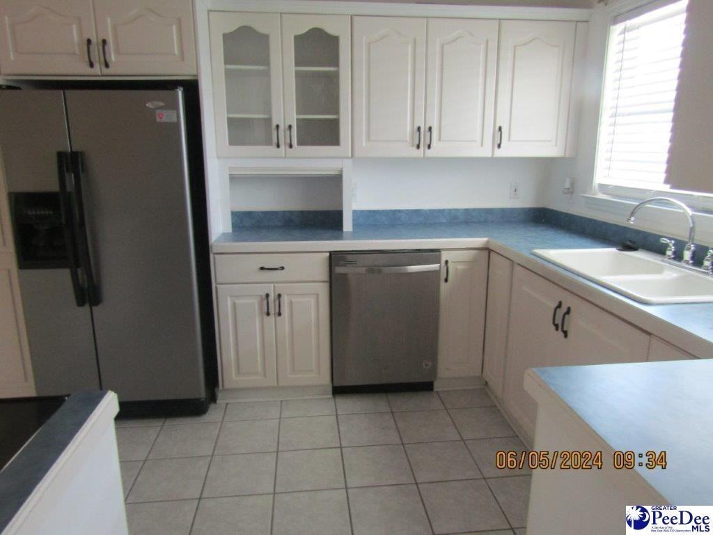 622 Aspen St - Photo 3 of 22