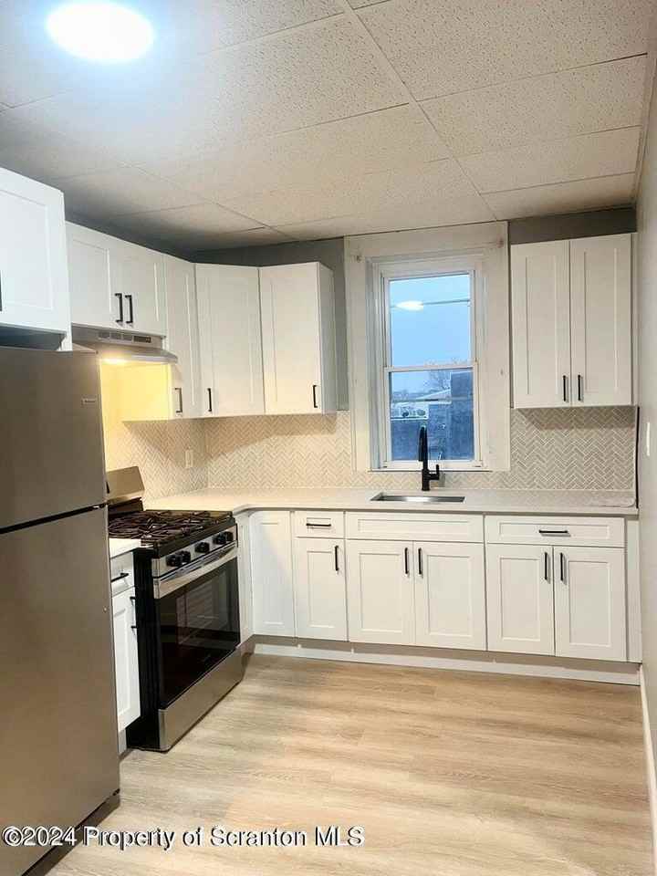 202 N Main Ave - Photo 6 of 16