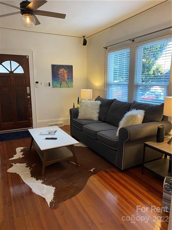 1625 Hawthorne Ln - Photo 2 of 27