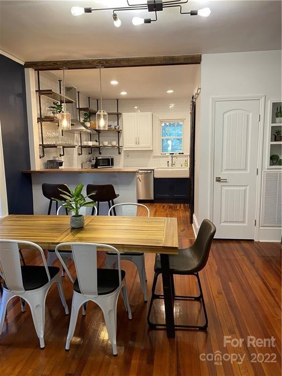 1625 Hawthorne Ln - Photo 4 of 27