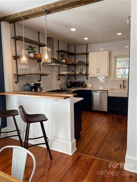 1625 Hawthorne Ln - Photo 5 of 27