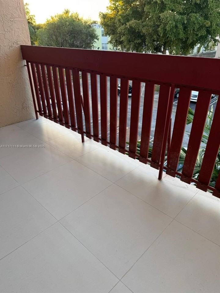 10661 Southwest 108th Avenue - Photo 4 of 15